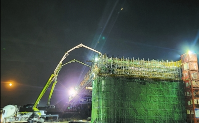 鲁南高速铁路III标项目部完成鄄郓河特大桥跨祁门高速公路系杆拱梁体浇筑
