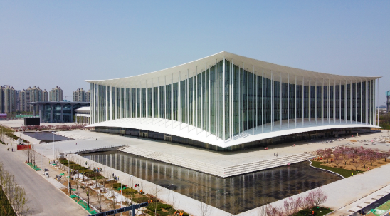 我国西部最大的会展综合体西安丝路国际会展中心竣工