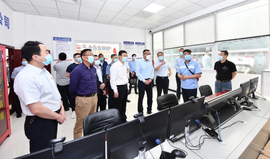 北京市基础设施投资有限公司党委书记、董事长张燕友到北京地铁昌平线南延项目进行双节安全检查