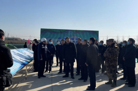 鹤壁市市委书记马富国等领导观摩新拓洋项目建设