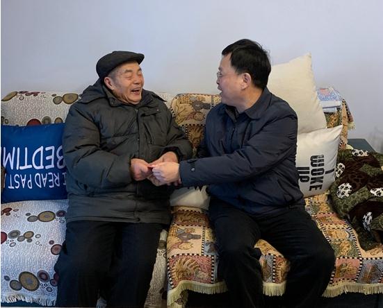 暖心！公司领导春节前夕走访慰问离退休老干部