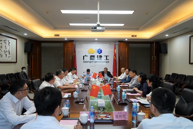 广西建工集团公司与自治区农村信用社联合社签署战略合作协议
