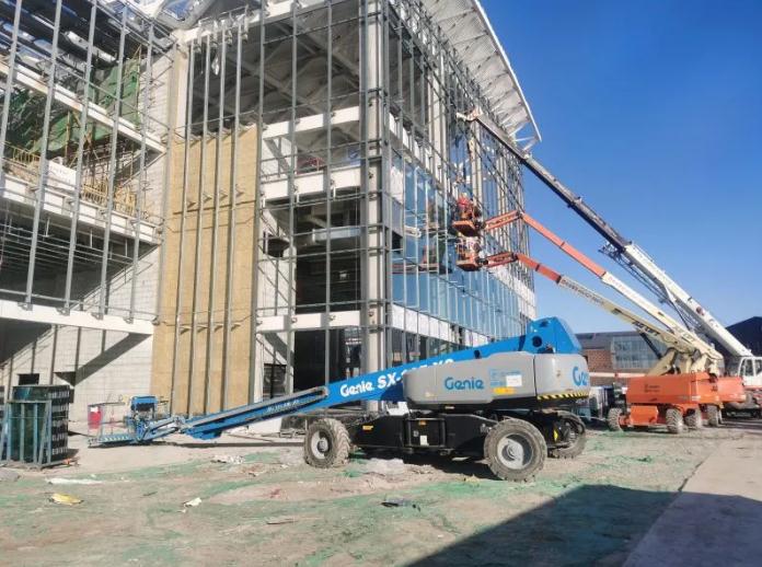 再获表扬！宏信建发专业服务力量 全力保障渤龙湖体育健身中心建设