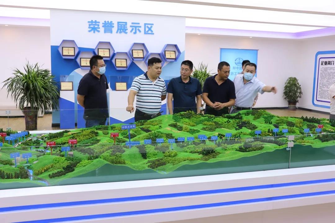 太原西北二环高速公路发展有限公司总经理杨勇一行到太原西北二环高速ZH05标项目部调研指导