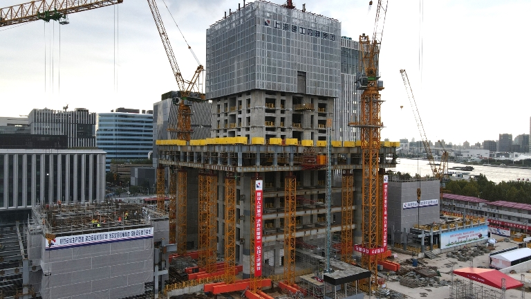 “银”浦流云 “联”动申城 四建集团中国银联业务运营中心迎来“双观摩”