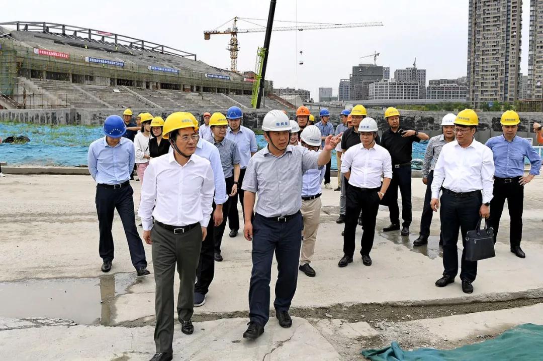 陈卫强副市长一行莅临中南钢构运河亚运公园曲棍球项目工地调研