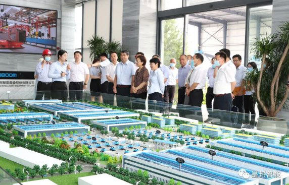 湖南省人大常委会党组副书记、副主任谢建辉一行莅临星邦智能调研