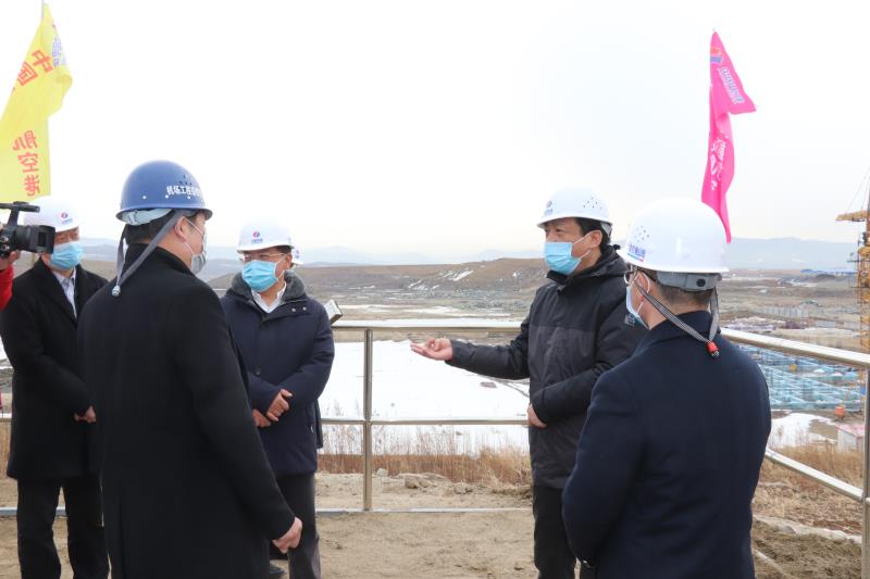 牡丹江市委书记检查绥芬河机场工地复工和安全生产工作