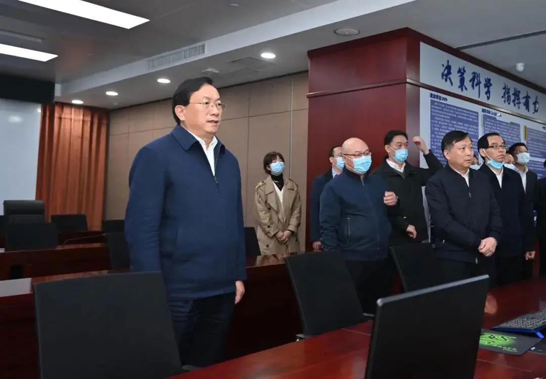 湖北省委常委、武汉市委书记王忠林一行到中交二航局调研检查