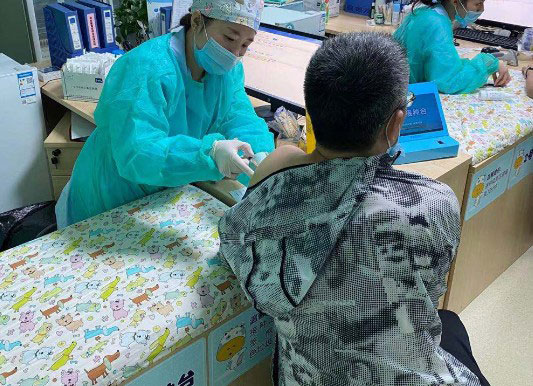 无尽城项目部接种新冠疫苗