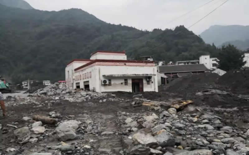 【驰援汶川/第一时间奔赴8.20特大泥石流现场】中铁城投抗洪抢险工作组组织力量奔赴三江、草坡抗洪抢险