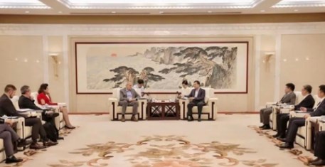 墨西哥驻华大使施雅德一行来到临工重机