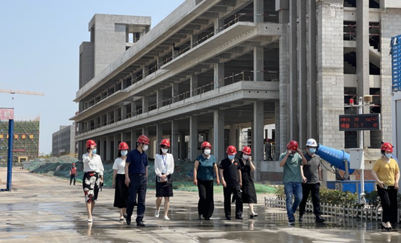 莱西市政协副主席李美玲一行莅临 青岛农业大学海都学院项目开展调研