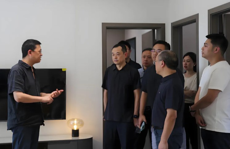 集团党委副书记、总经理周进调研指导集团保障性租赁住房建设