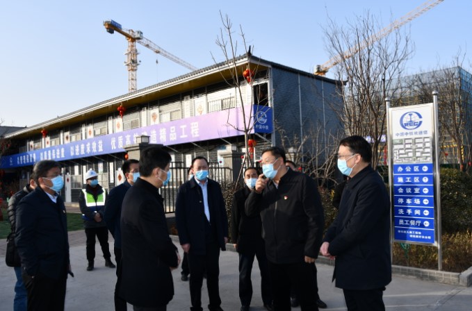 鹤壁市委书记马富国到建筑公司鹤壁产业园项目部调研
