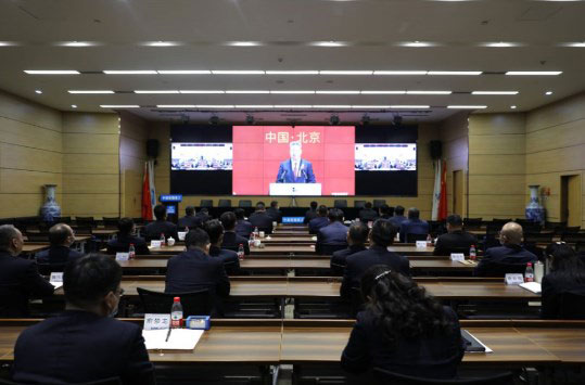 建工组织各族员工观看中国建筑组建40周年总结会