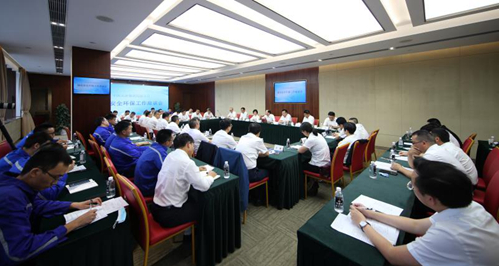 朱永繁主持召开强化安全环保座谈会