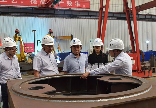 汪启来到建机公司调研指导