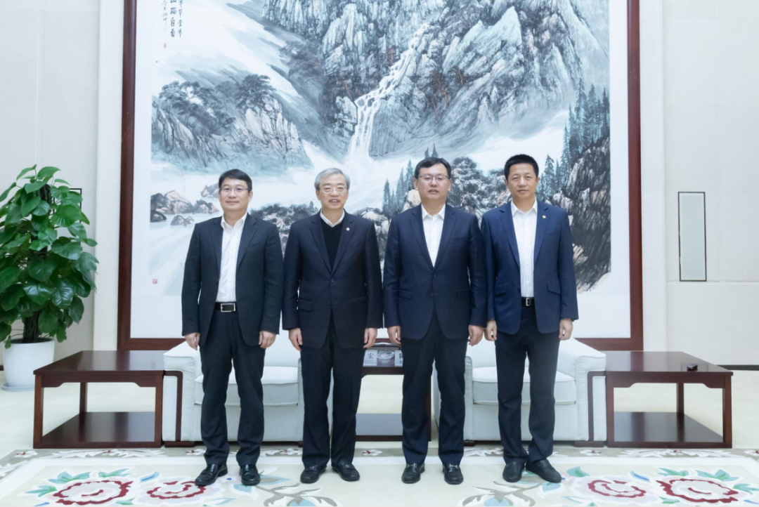 【聚焦】陈文健会见中建科工党委书记、董事长王宏