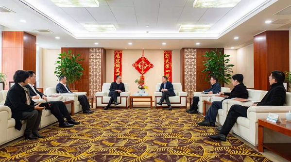 高武久一行拜访上海机场（集团）董事长秦云