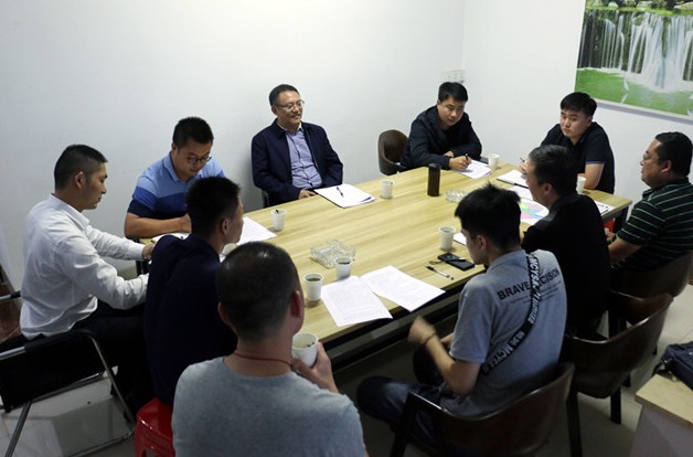 覃建庭到广东江门水环境综合整治项目部调研
