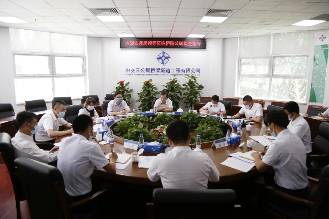 蒋万民到桥隧公司调研