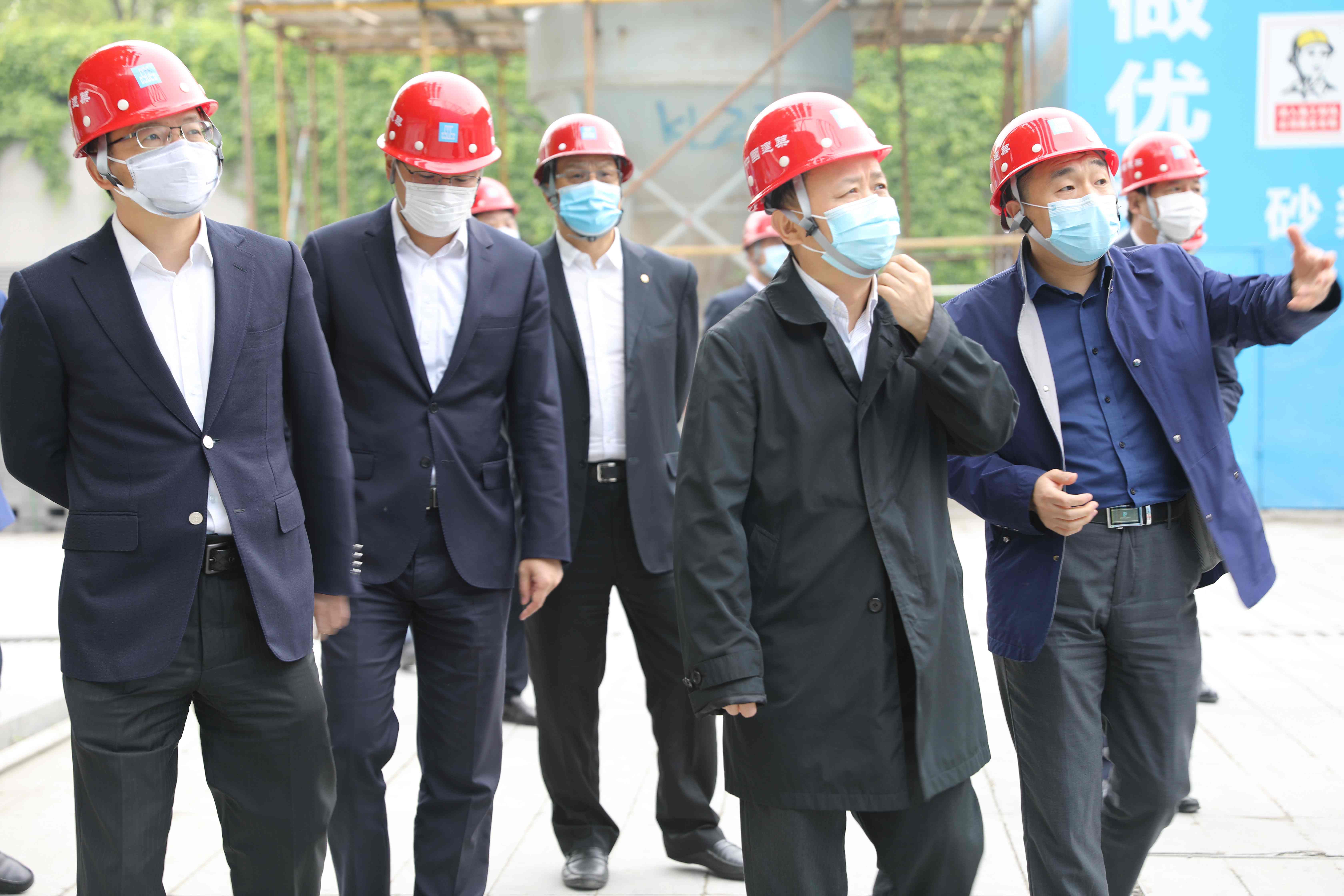 马泽平检查在京重点项目常态化防控措施和安全生产工作