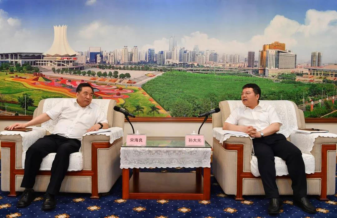 宋海良与南宁市市长孙大光会谈