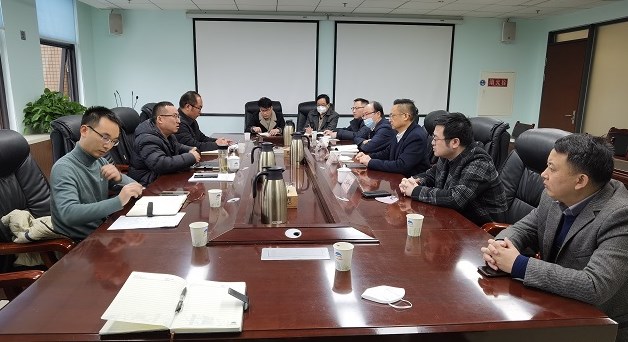 黄鸣与四川天府新区眉山管委会副主任范宇举行工作会谈
