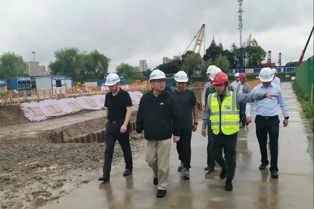 胥昌荣赴中交上航局苏申内港线项目督查慰问