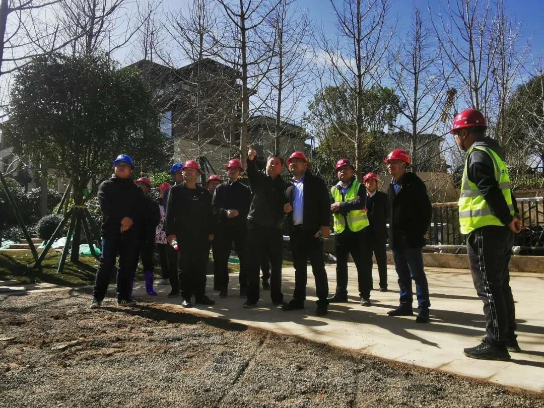 中铁置业集团副总经理朱长清到阅山湖项目检查指导工作