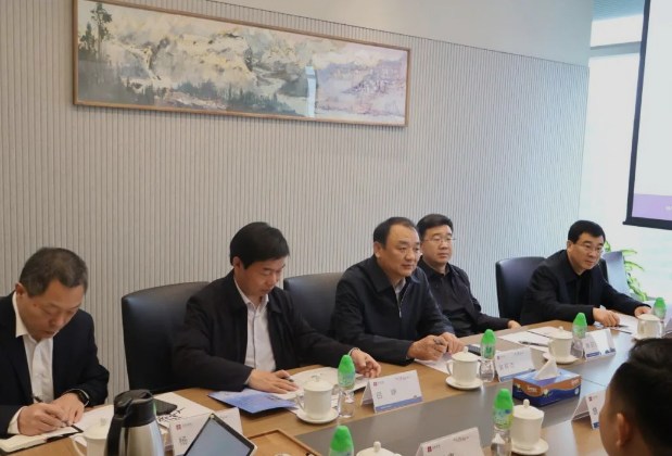 河南省两地政府代表团分别到访远东宏信，共商未来合作机遇