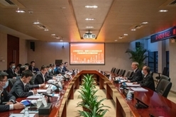 王宏赴深圳公司调研