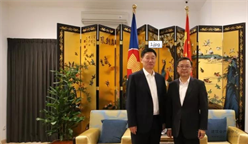 张宗言与中国驻东盟大使黄溪连举行会谈