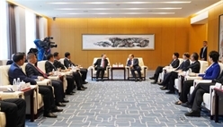 中国铁建副总裁倪真会见廊坊市委书记杨晓和，雷位冰陪同