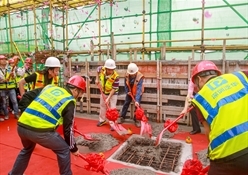 喜迎公司华盛珑悦花园项目全面封顶　[2019/6/28]