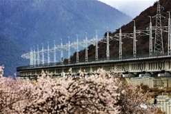 开通在即！西藏首条电气化铁路电气化建设基本完成