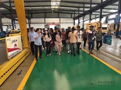 江苏师范大学商学院国际学生来海伦哲学习参观
