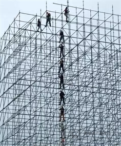 高空作业平台租赁费与传统脚手架人工费对比