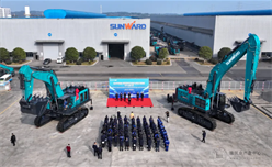 争锋启新程！山河智能SWE1650FLR加长臂挖掘机成功交付国际客户