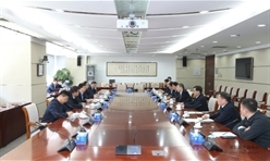 晏志勇与吉林省副省长李伟座谈