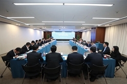 华润置地副总裁孟小周一行到访中建八局
