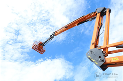 出发!徐工高空作业平台批量出口南美