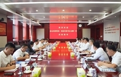 罗生宏与凉山彝族自治州委常委、西昌市委书记马辉会谈