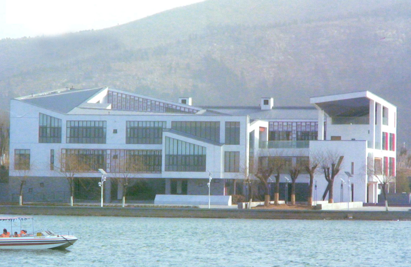 zhuangxiu2.jpg